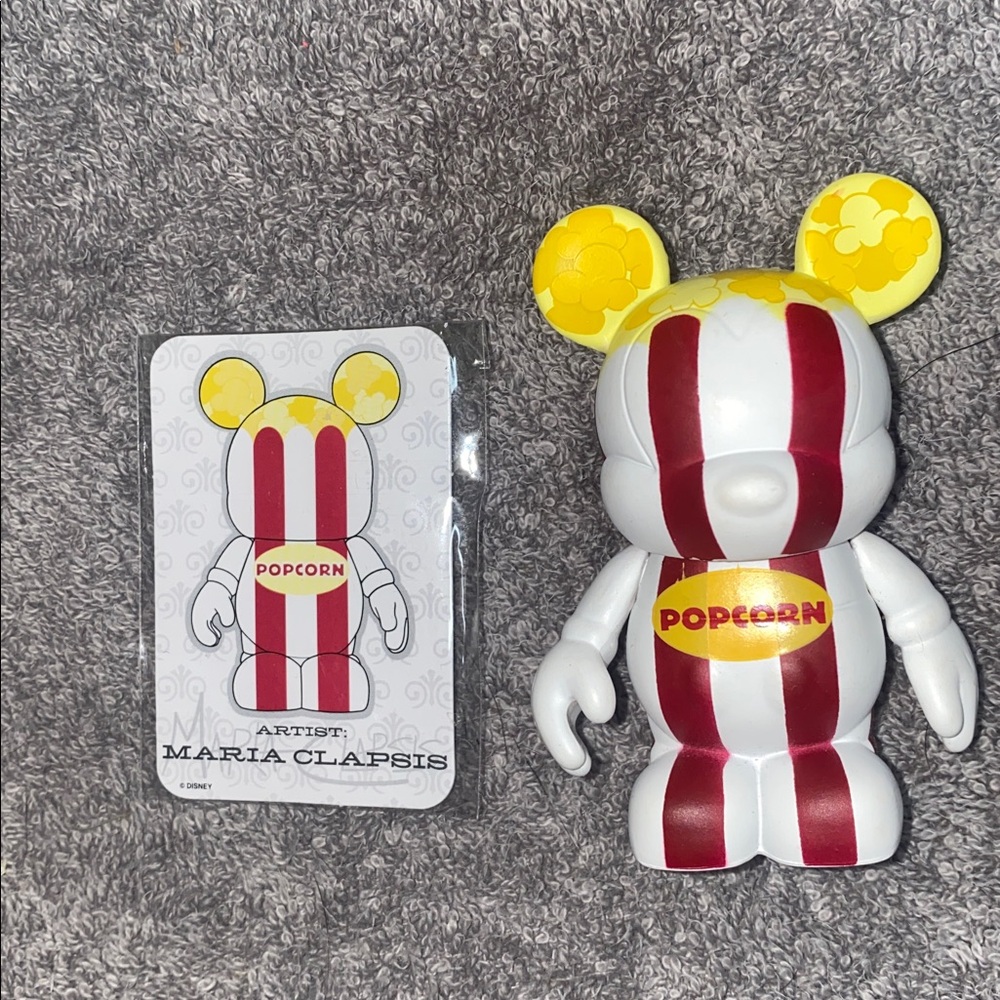 🌵 Retired Disney Vinylmation ‘Popcorn’ from the "Urban series 5" !